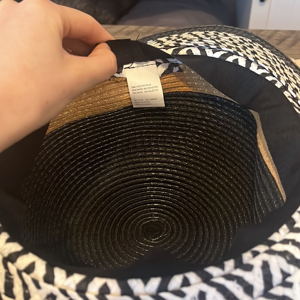 Hat - Picture 3 of 4